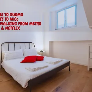 Centre - 10 Minutes To Duomo - Free Wifi E Netflix , Milan Italie