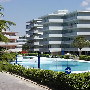 Apartment Valbella Con Piscina 